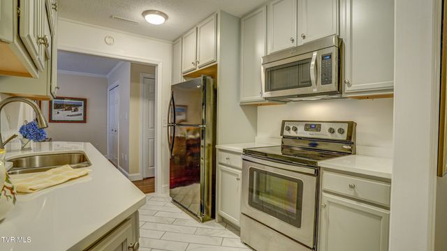 42 Wellington, 42, Bristol, TN 37620