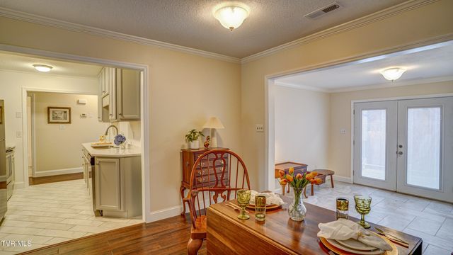 42 Wellington, 42, Bristol, TN 37620