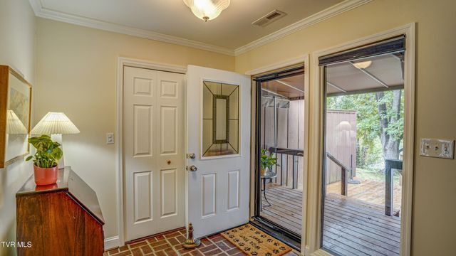 42 Wellington, 42, Bristol, TN 37620