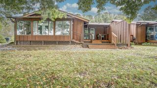 42 Wellington, 42, Bristol, TN 37620