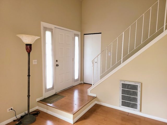 216 Ivy Court, Streamwood, IL 60107