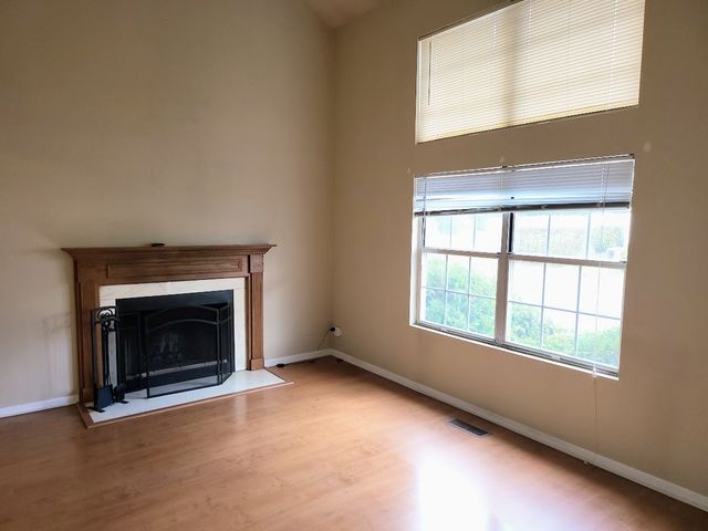 216 Ivy Court, Streamwood, IL 60107