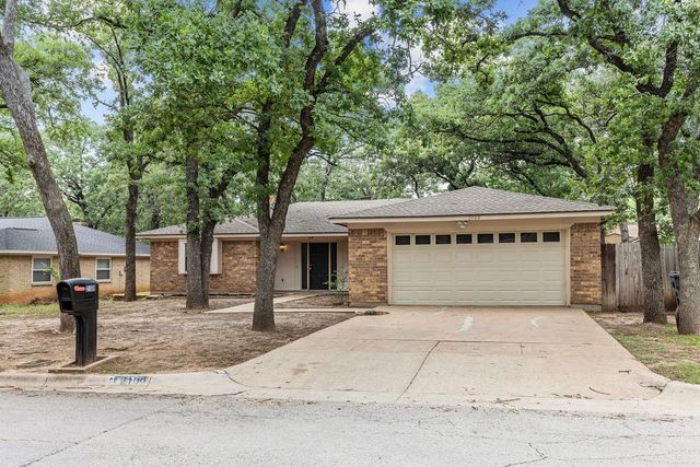 2109 Dartmouth Drive, Arlington, TX 76015