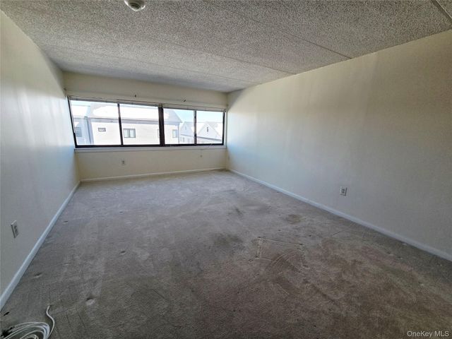 142 Main Street 3D, Mineola, NY 11501