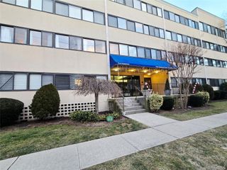 142 Main Street 3D, Mineola, NY 11501