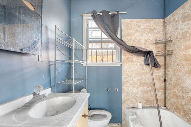 2104 E 113th, Los Angeles, CA 90059