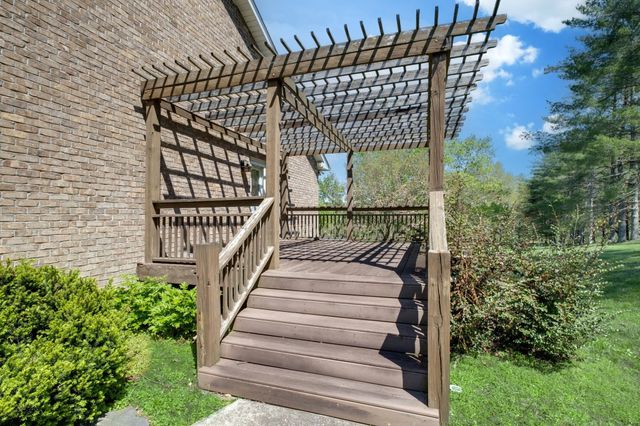 1249 White Road, Bon Aqua, TN 37025