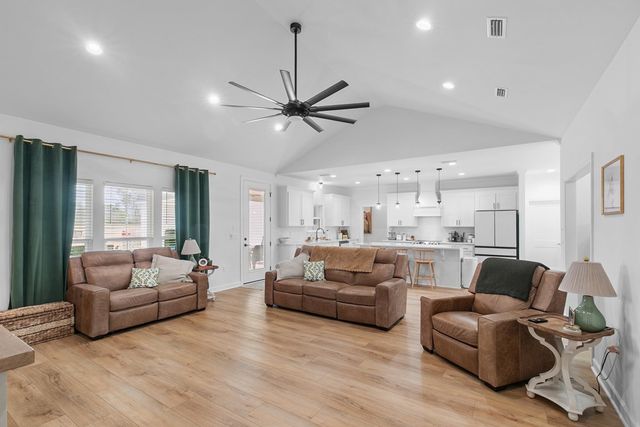 527 Sasser Rd, Dothan, AL 36305