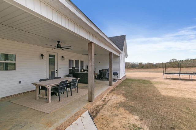 527 Sasser Rd, Dothan, AL 36305