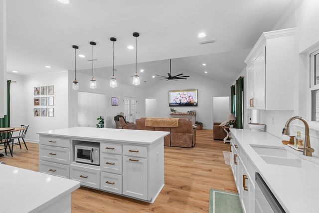 527 Sasser Rd, Dothan, AL 36305