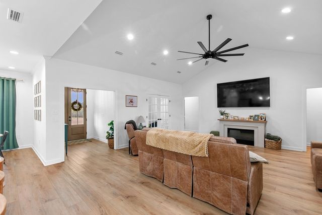 527 Sasser Rd, Dothan, AL 36305