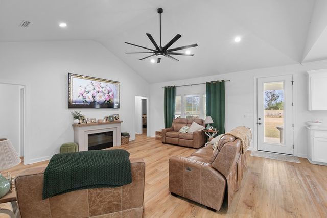 527 Sasser Rd, Dothan, AL 36305