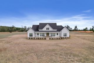 527 Sasser Rd, Dothan, AL 36305