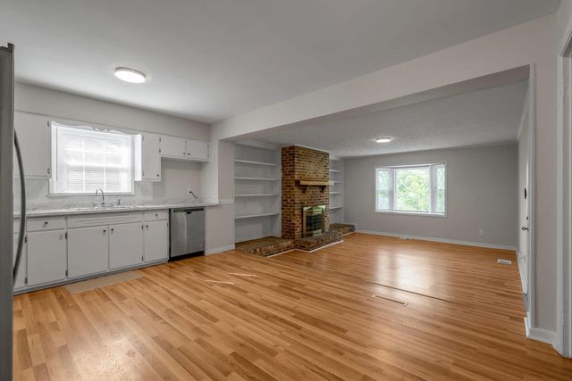 326 Wilson Downing Road, Lexington, KY 40517