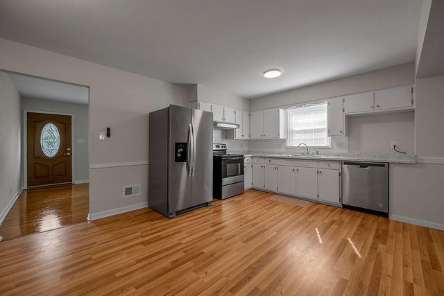 326 Wilson Downing Road, Lexington, KY 40517
