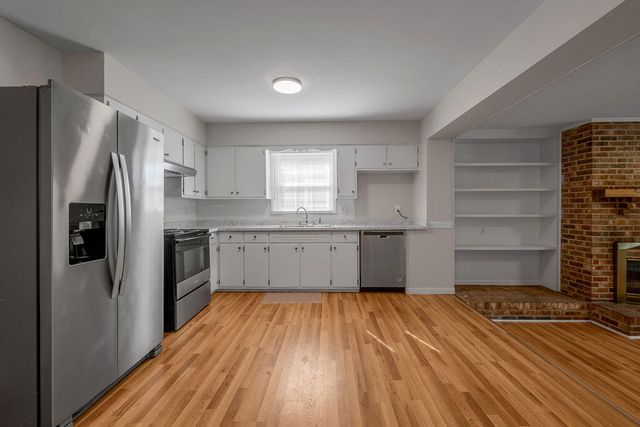 326 Wilson Downing Road, Lexington, KY 40517