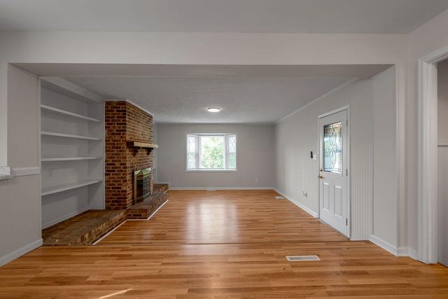 326 Wilson Downing Road, Lexington, KY 40517