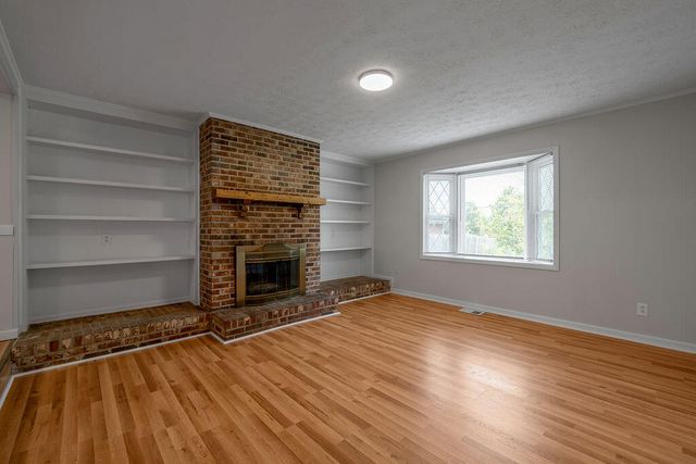 326 Wilson Downing Road, Lexington, KY 40517
