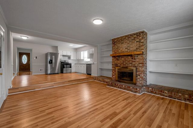 326 Wilson Downing Road, Lexington, KY 40517