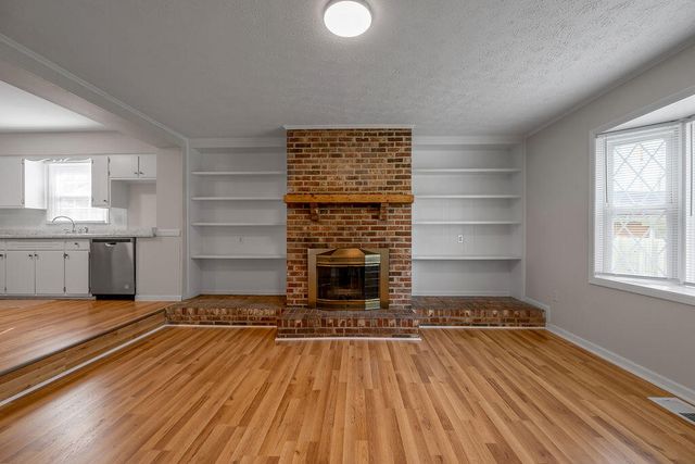 326 Wilson Downing Road, Lexington, KY 40517