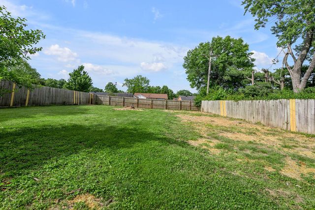 326 Wilson Downing Road, Lexington, KY 40517