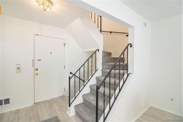 19688 Raleigh Circle, Southfield, MI 48076