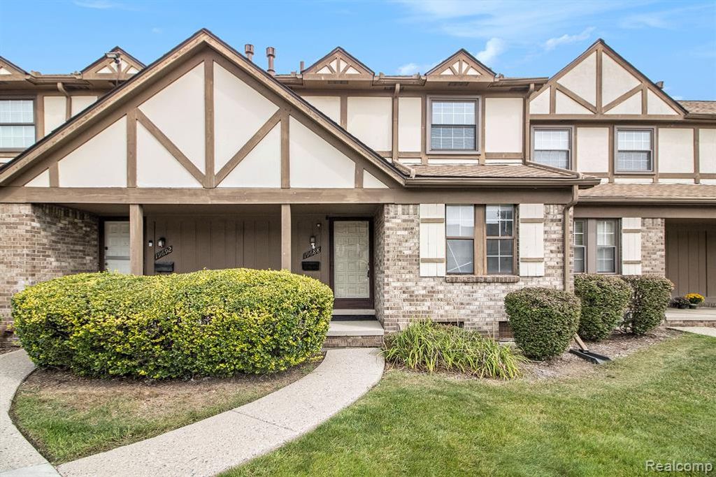 19688 Raleigh Circle, Southfield, MI 48076