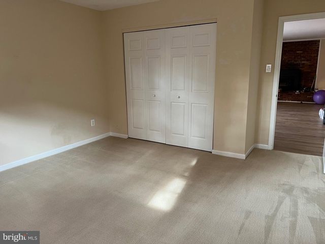 8638 WOODVIEW DR, Springfield, VA 22153