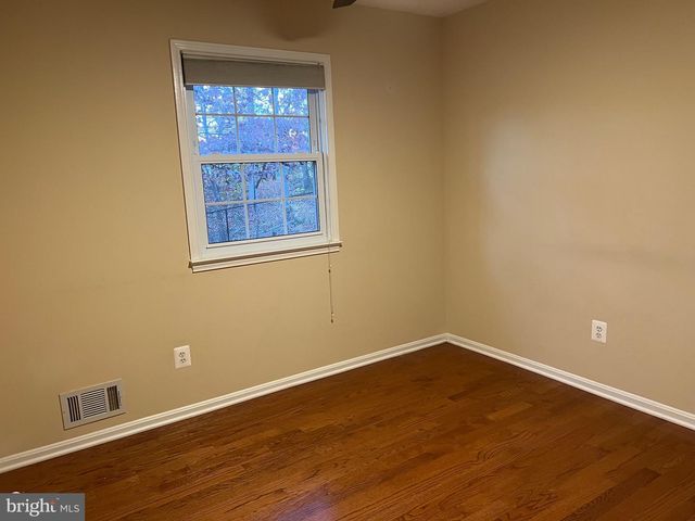 8638 WOODVIEW DR, Springfield, VA 22153