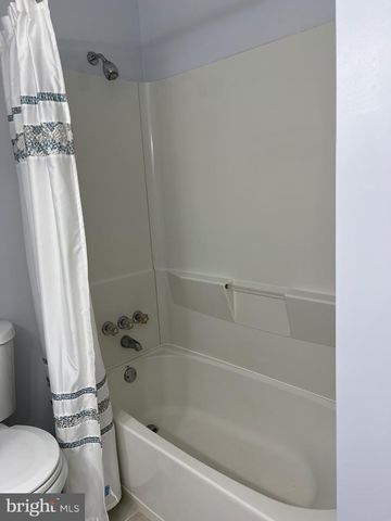 8638 WOODVIEW DR, Springfield, VA 22153