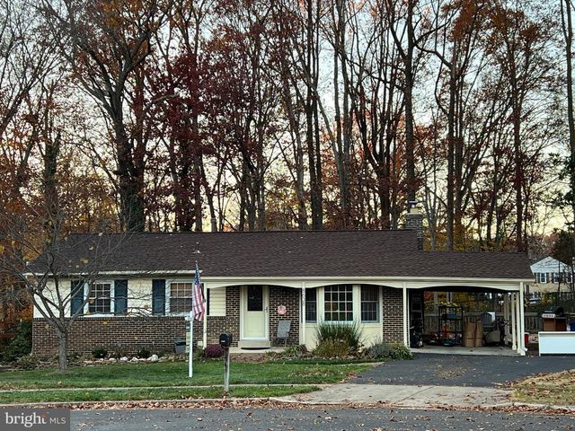 8638 WOODVIEW DR, Springfield, VA 22153