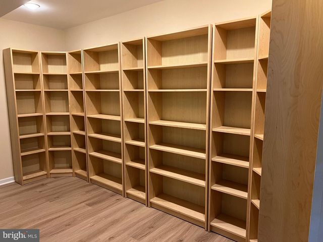 8638 WOODVIEW DR, Springfield, VA 22153