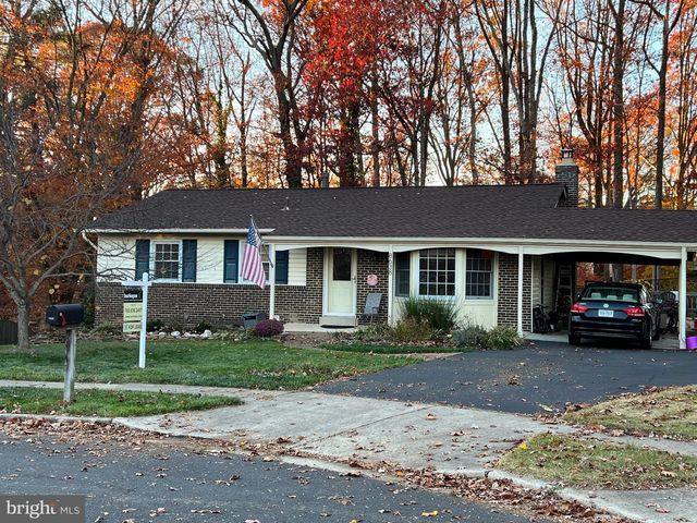 8638 WOODVIEW DR, Springfield, VA 22153