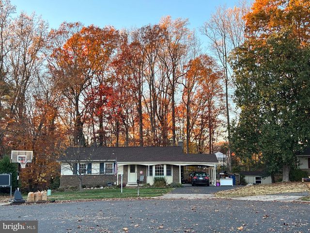 8638 WOODVIEW DR, Springfield, VA 22153