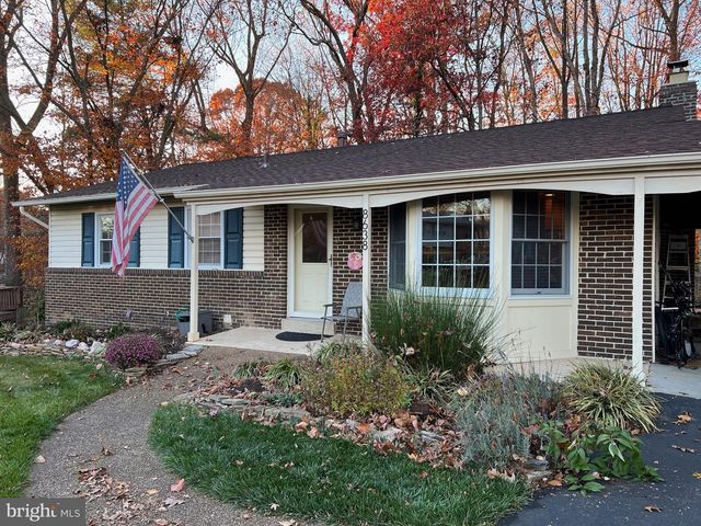 8638 WOODVIEW DR, Springfield, VA 22153