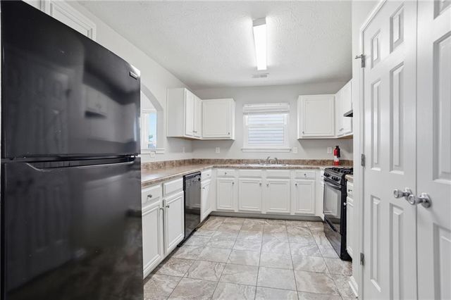 2879 Two Lake Circle, Atlanta, GA 30349