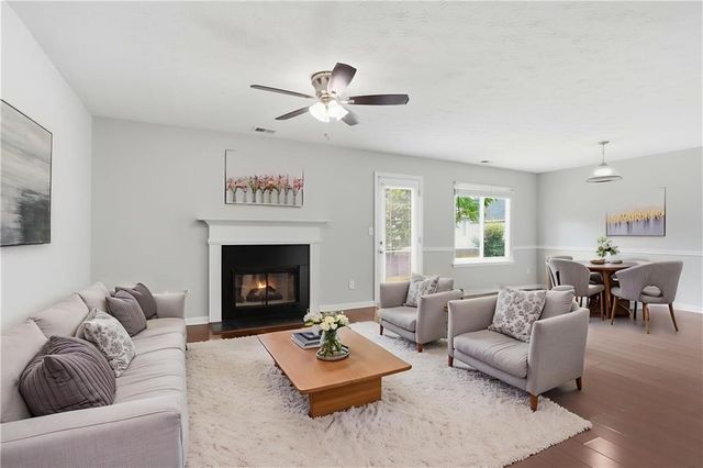 2879 Two Lake Circle, Atlanta, GA 30349