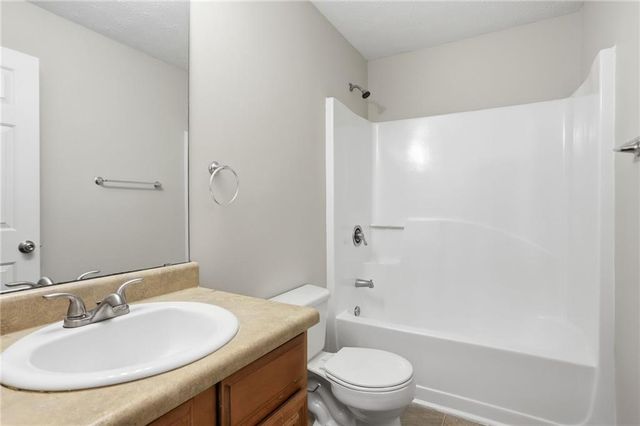 2879 Two Lake Circle, Atlanta, GA 30349