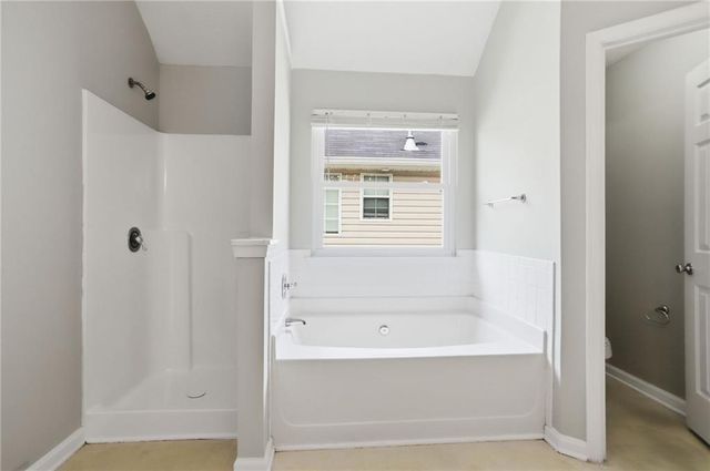 2879 Two Lake Circle, Atlanta, GA 30349