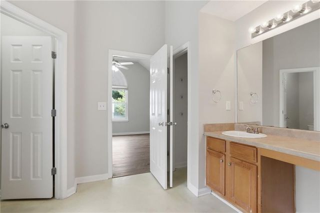 2879 Two Lake Circle, Atlanta, GA 30349