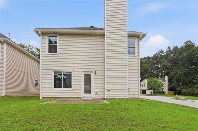 2879 Two Lake Circle, Atlanta, GA 30349