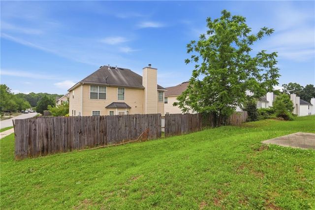 2879 Two Lake Circle, Atlanta, GA 30349