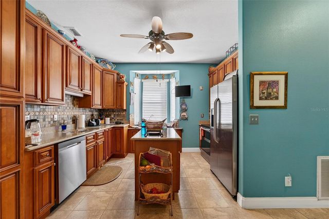 901 SHAGOS DRIVE, Apollo Beach, FL 33572