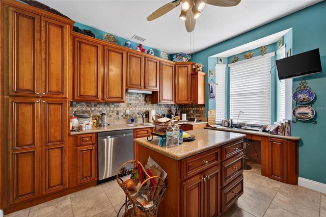 901 SHAGOS DRIVE, Apollo Beach, FL 33572