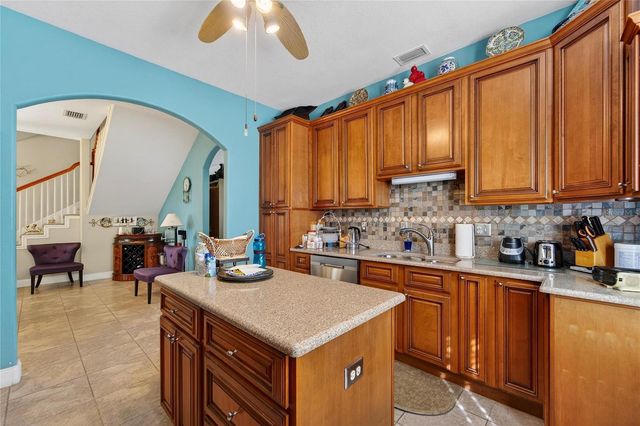 901 SHAGOS DRIVE, Apollo Beach, FL 33572