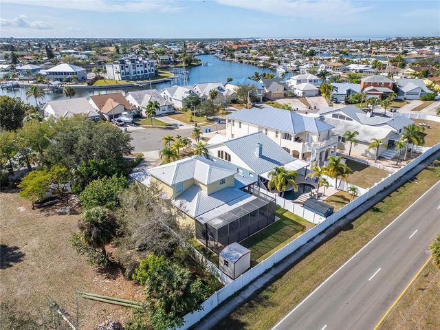 901 SHAGOS DRIVE, Apollo Beach, FL 33572