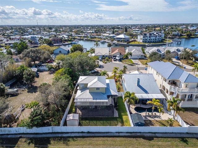 901 SHAGOS DRIVE, Apollo Beach, FL 33572