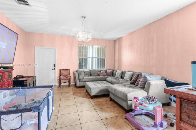 8956 SW 215th Terrace, Cutler Bay, FL 33189