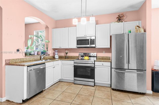 8956 SW 215th Terrace, Cutler Bay, FL 33189