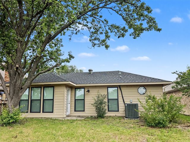 2730 Big Oaks Drive, Garland, TX 75044
